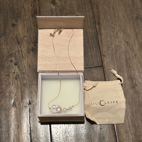 Lili Claspe Daniella Gold Pearl Necklace - Picture 2 of 8